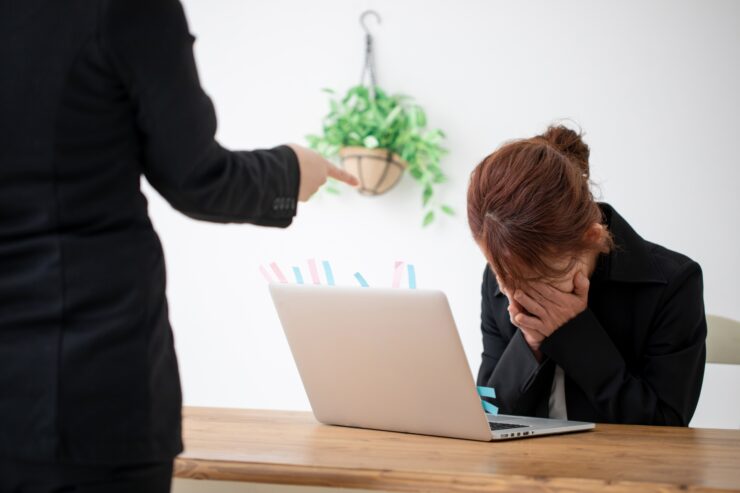 モラハラ加害者の末路は自滅 職場のモラハラ加害者の心理と特徴 弱点と悲惨な末路をご紹介します Kay S Book